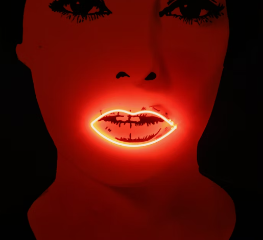 Lip Line Love (Define, Shape, Perfect)