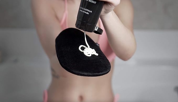 Bronze Tan Self Tanning Lotion - Luxurious Vanilla Self Tanner for Face & Body - No Color Guide Sunless Tanner for a Natural Glow - Hydrating Formula, Streak-Free Sunless Tan (200ml/6.76 fl oz)