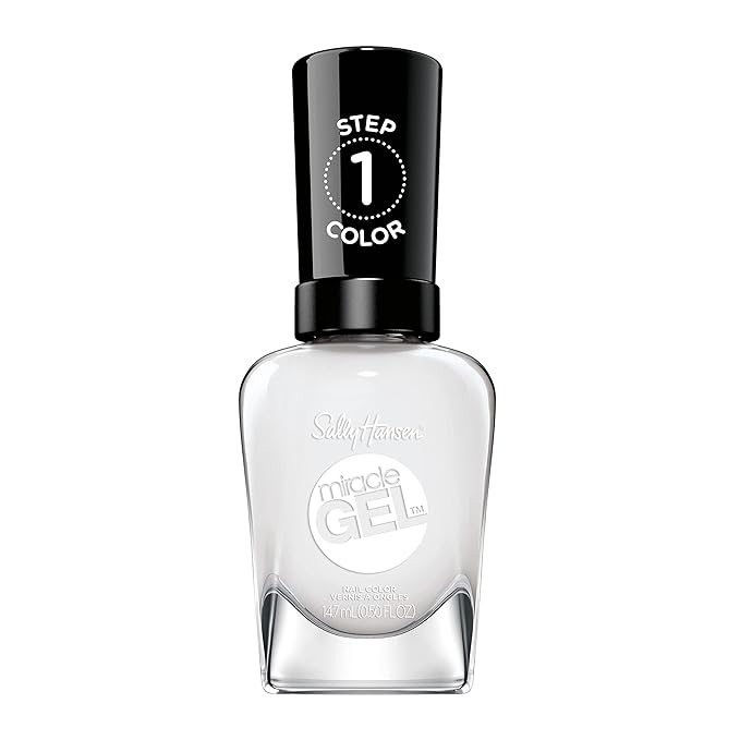 Sally Hansen Miracle Gel™, Cozy Chic Cuddle Puddle, Long Lasting, Gel-Like Formula, No UV Lamp Needed, White Nail Polish