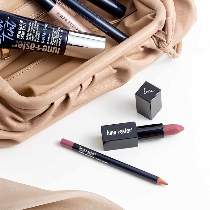 Lune+Aster PowerLips Lip Liner - Beautiful - Formulated with nourishing marula oil and vitamins C & E, it glides on smoothly to effortlessly create a perfectly polished look.