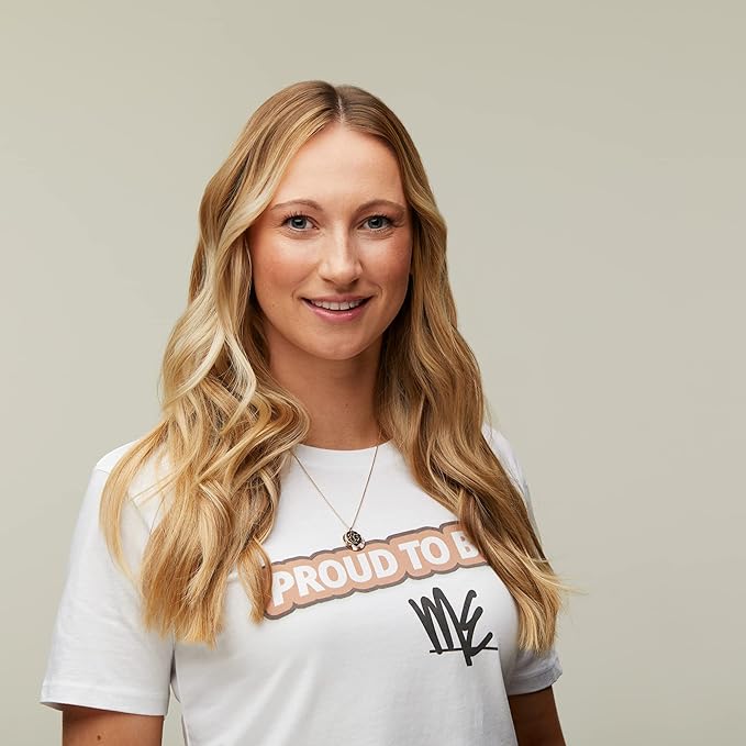 essence cosmetics Pretty Natural hydrating foundation 24h long 30ml