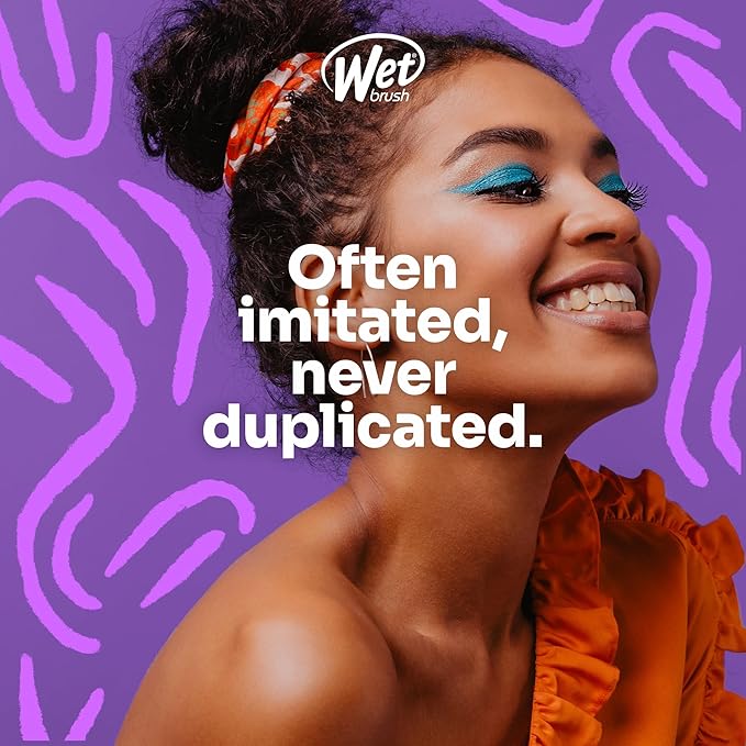 Wet Brush Original Detangler Hair Brush Emerald City (Wicked) Kit - Ultra-Soft IntelliFlex Bristles - Detangling Brush Glides Through Tangles For All Hair Types (Wet & Dry) - 1 Brush & 1 Scrunchie